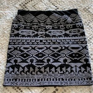 Willow & Clay embroidered knit black tribal pattern mini skirt - size M
